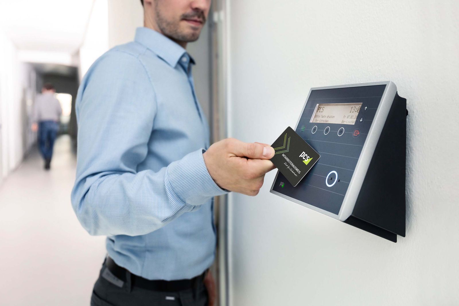 Card de acces la cititor RFID